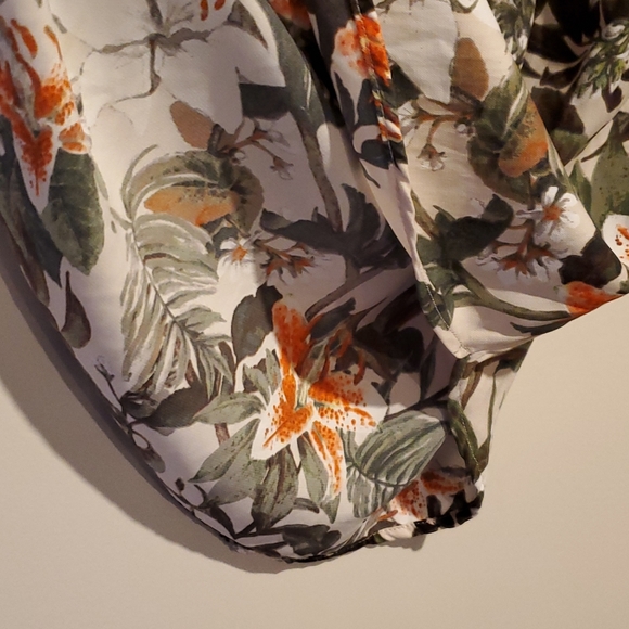 Short Tropical Patterned Casual Dress | Dynamite XS - Picture 7 of 10